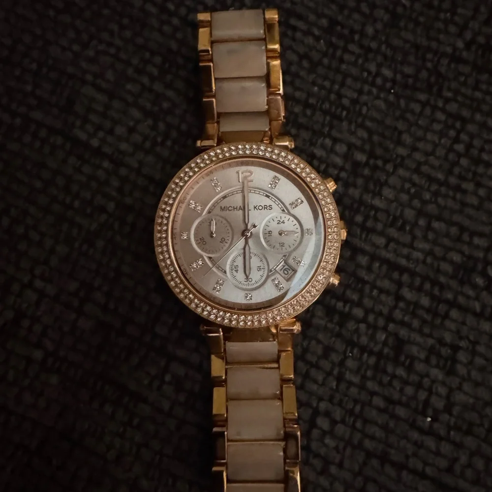 Michael Kors Rose Gold Parker Chronograph Watch – Elegant & Sparkly! - Picture 1 of 6